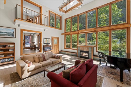 2185 Widgeon Rd, Qualicum Beach, BC 