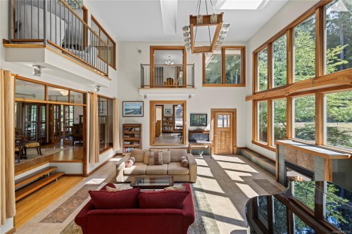 2185 Widgeon Rd, Qualicum Beach, BC 