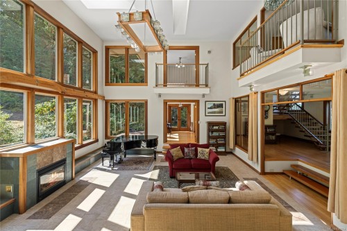 2185 Widgeon Rd, Qualicum Beach, BC 