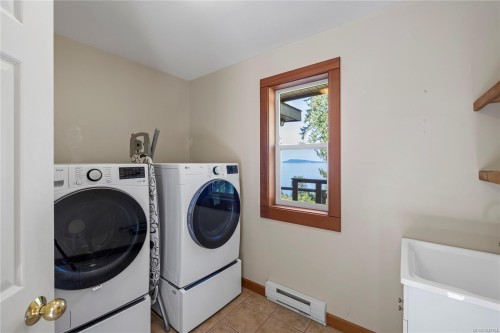 2185 Widgeon Rd, Qualicum Beach, BC 