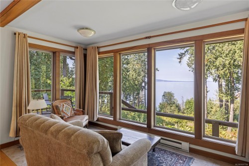 2185 Widgeon Rd, Qualicum Beach, BC 