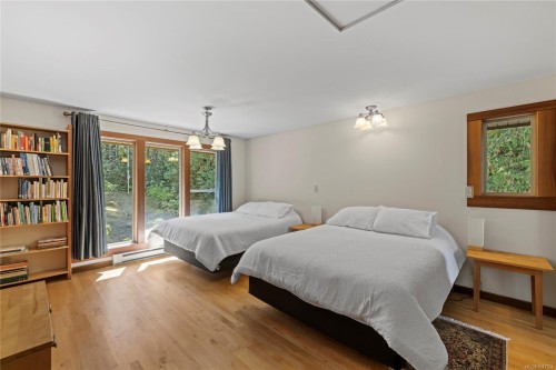 2185 Widgeon Rd, Qualicum Beach, BC 