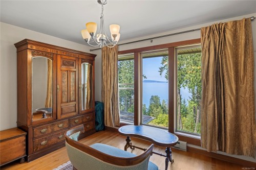 2185 Widgeon Rd, Qualicum Beach, BC 