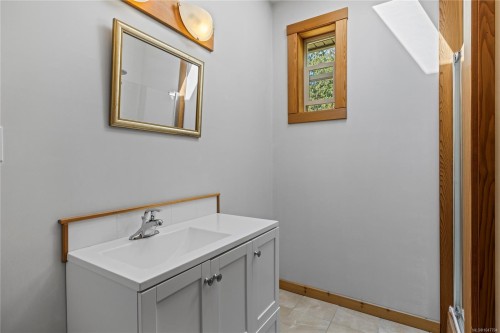 2185 Widgeon Rd, Qualicum Beach, BC 