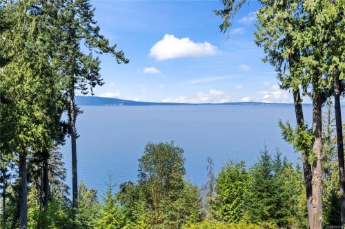 2185 Widgeon Rd, Qualicum Beach, BC 