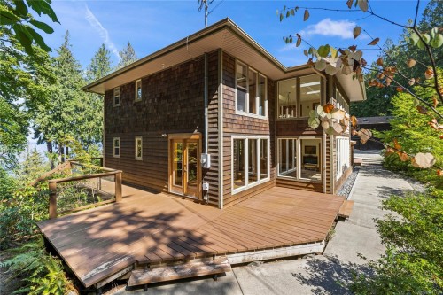 2185 Widgeon Rd, Qualicum Beach, BC 