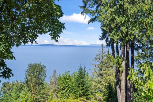 2185 Widgeon Rd, Qualicum Beach, BC 
