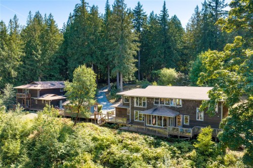 2185 Widgeon Rd, Qualicum Beach, BC 