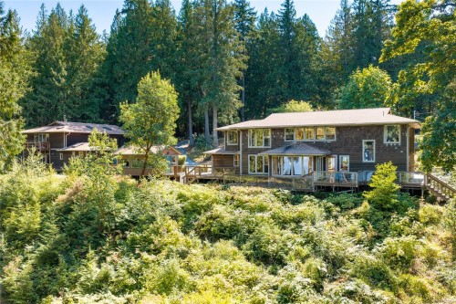 2185 Widgeon Rd, Qualicum Beach, BC 