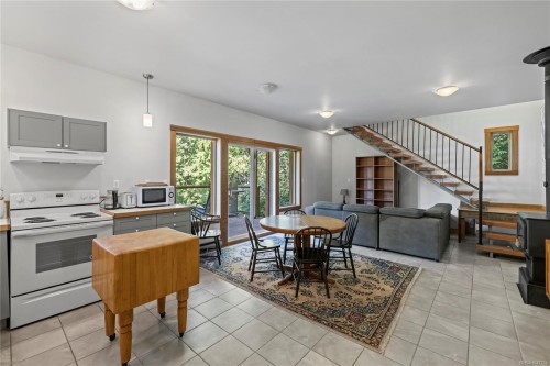 2185 Widgeon Rd, Qualicum Beach, BC 