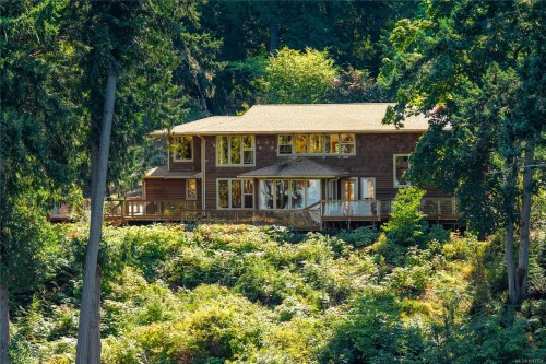 2185 Widgeon Rd, Qualicum Beach, BC 