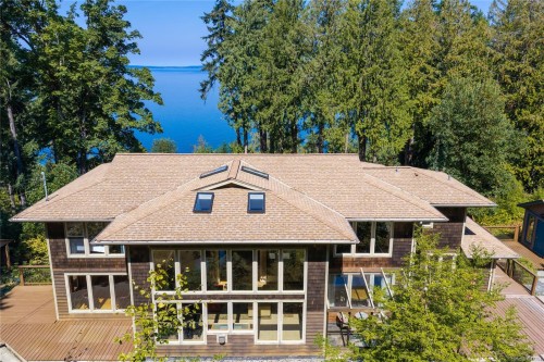 2185 Widgeon Rd, Qualicum Beach, BC 