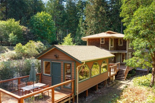 2185 Widgeon Rd, Qualicum Beach, BC 