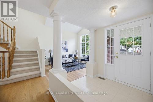 2000 Oakbrook Circle, Ottawa, ON 