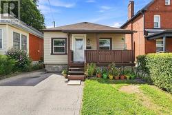 127 PARK ROW N  Hamilton, ON L8H 4E7