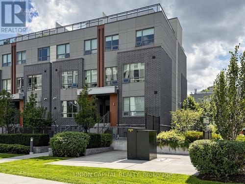4 - 1238 CAWTHRA ROAD  Mississauga, ON L5G 0B6