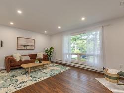 24 Fourth Street  Bedford, NS B4A 1P1