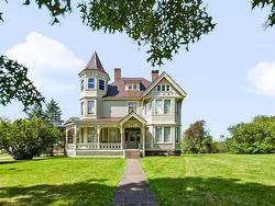 27 West Victoria Street  Amherst, NS B4H 3G5