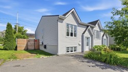 220 Rue Louis-Philippe-Roy  Québec (Beauport), QC G1B 1K6