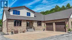 1709 Division ROAD  Kingsville, ON N9Y 2H1