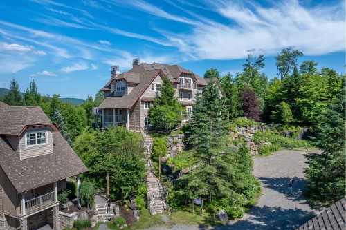 1-225 Rue du Mont-Plaisant  Mont-Tremblant, QC J8E 1L2