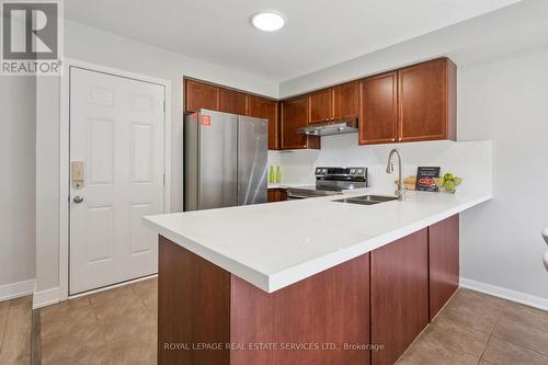 Kitchen - 937 Vickerman Way, Milton, ON 