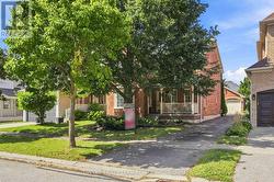 36 ZACHARY PLACE  Whitby, ON L1M 1E1