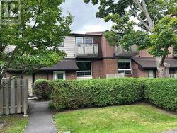 9 - 402 MONTFORT STREET Ottawa, ON K1L 8G7