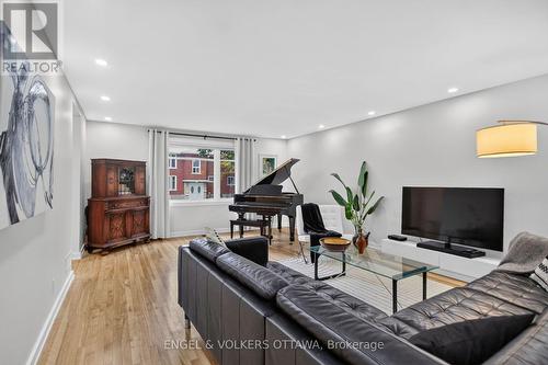 390 Princeton Avenue, Ottawa, ON 