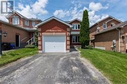 129 CHALMERS DRIVE Barrie, ON L4N 8W4
