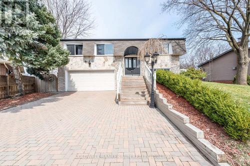 2483 YARMOUTH CRESCENT  Oakville, ON L6L 2M9