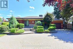 298 POTTRUFF ROAD N  Hamilton, ON L8H 2M4