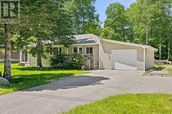 16 HIAWATHA ROAD  Tiny, ON L9M 0B1