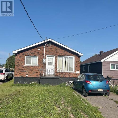 132 McFadden AVE , Sault Ste. Marie, Ontario P6C 4T2 1