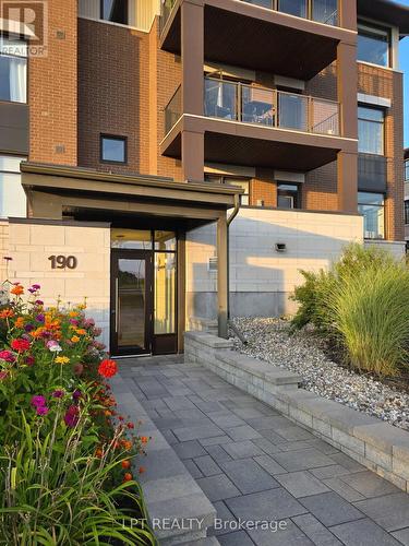 203 - 190 GUELPH PRIVATE , Ottawa, Ontario K2T 0C3 4