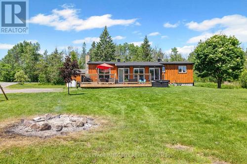 Backyard & Fire pit - 4228 O'Neil Road, Ottawa, ON 