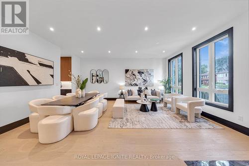 15 Deblyn Drive E, Toronto, ON 