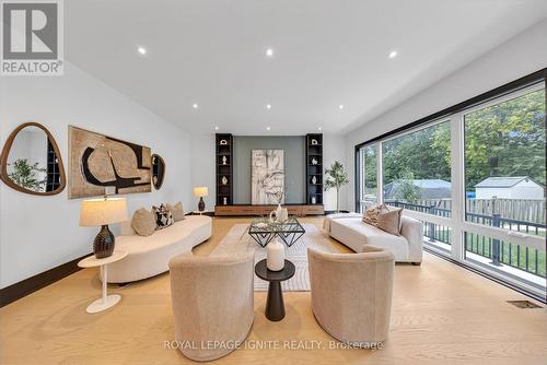 15 Deblyn Drive E, Toronto, ON 