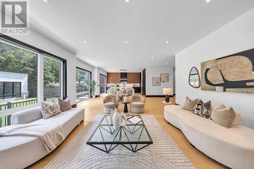 15 Deblyn Drive E, Toronto, ON 