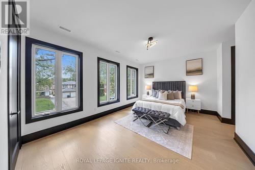 15 Deblyn Drive E, Toronto, ON 
