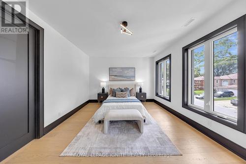15 Deblyn Drive E, Toronto, ON 