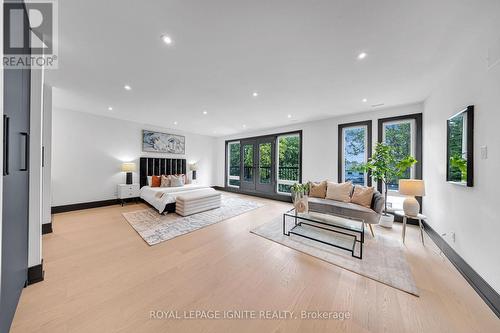 15 Deblyn Drive E, Toronto, ON 