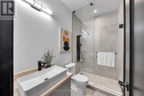 15 Deblyn Drive E, Toronto, ON 