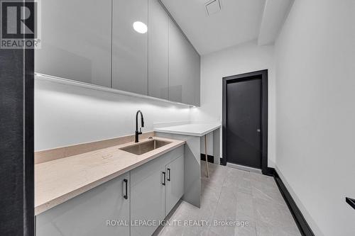 15 Deblyn Drive E, Toronto, ON 