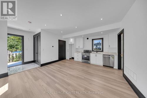 15 Deblyn Drive E, Toronto, ON 