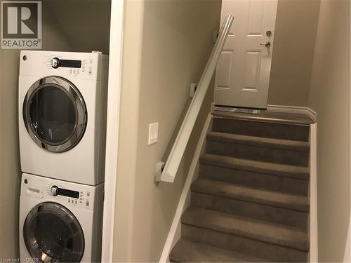102 B Elmbank Trail, Kitchener, ON 