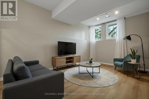 157 Gladeview Private, Ottawa, ON 