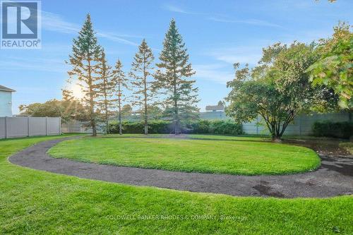 157 Gladeview Private, Ottawa, ON 