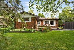 3 MAGUIRE AVENUE  Springwater, ON L9X 2B7