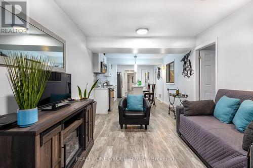LOWER - 524 SIMCOE STREET S , Oshawa, Ontario L1H 4J8 2